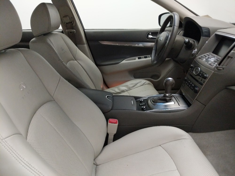 2011 INFINITI G37 - Passenger Front Seat