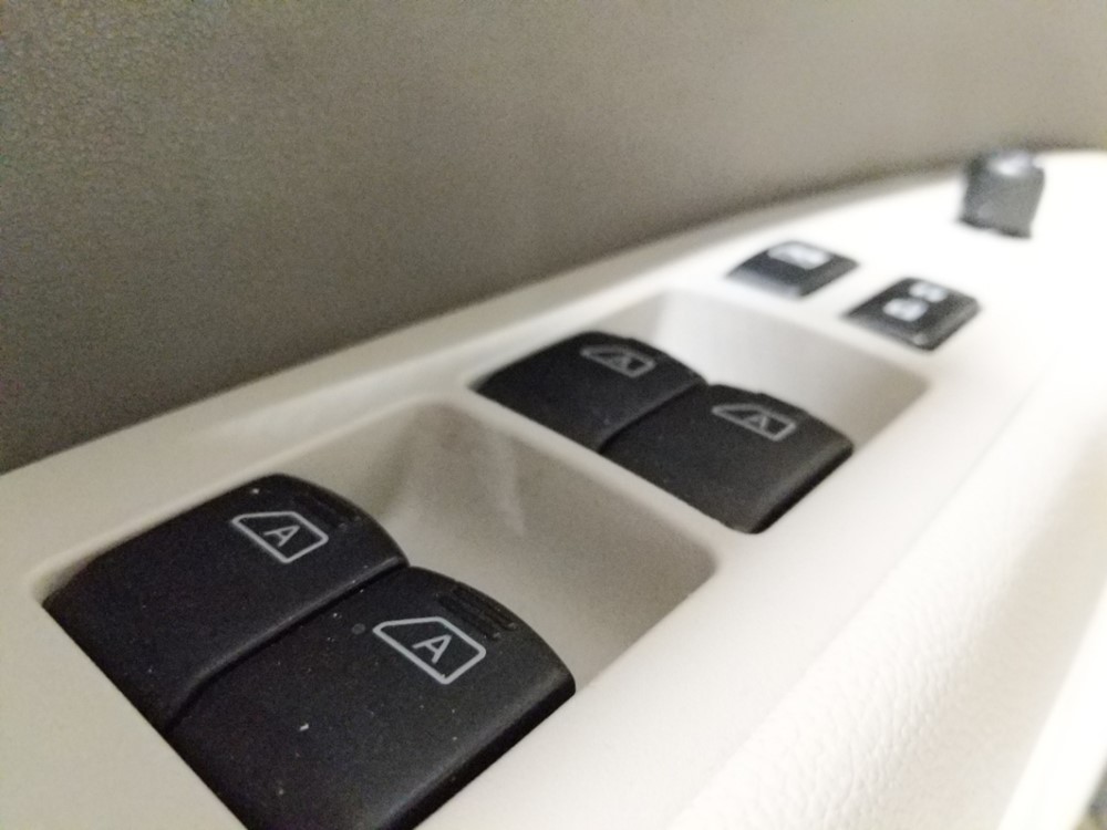 2011 INFINITI G37 - Driver Power Windows/Lock Control