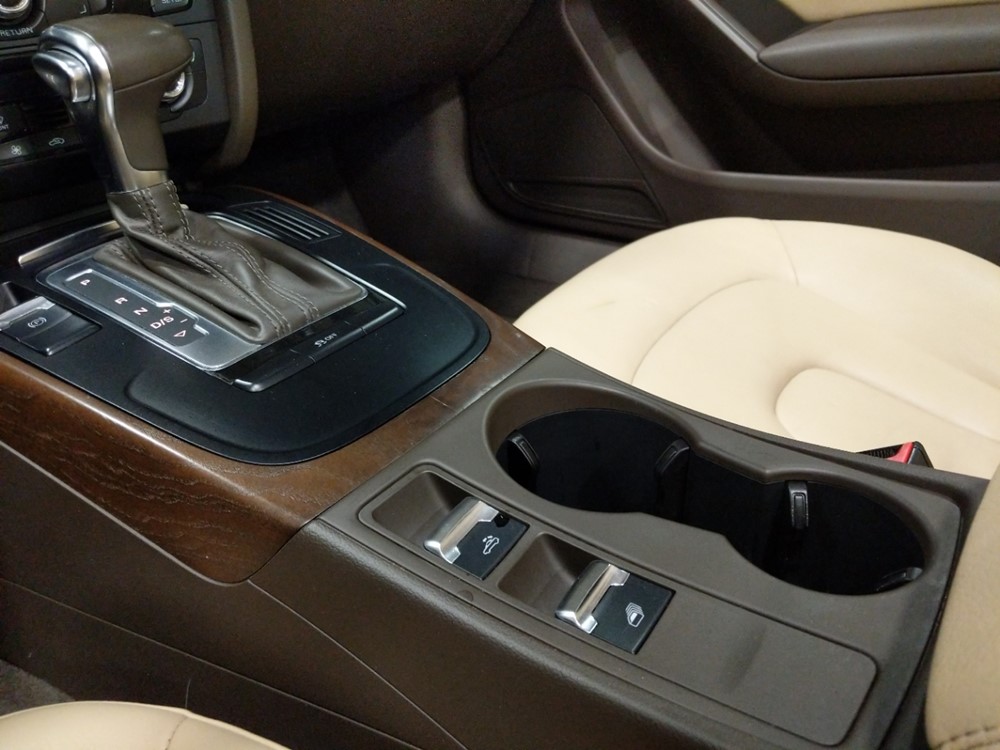 2014 Audi A5 - Center Console/Cup Holders