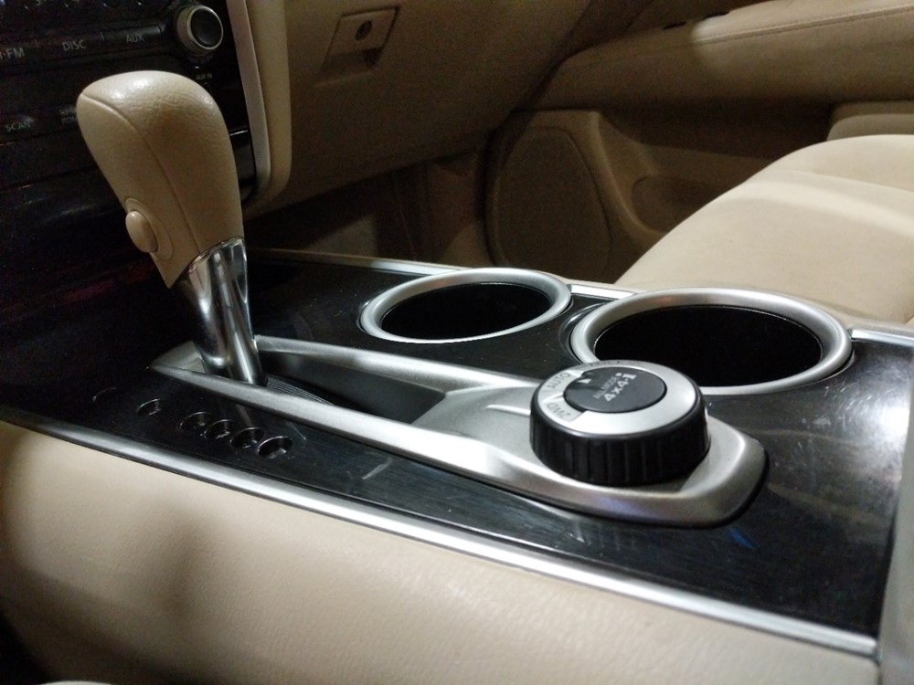 2014 Nissan Pathfinder - Center Console/Cup Holders