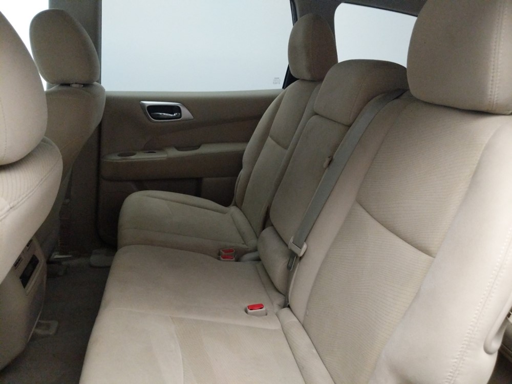 2014 Nissan Pathfinder - Driver Rear Seat