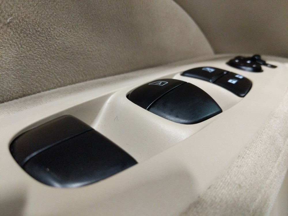 2014 Nissan Pathfinder - Driver Power Windows/Lock Control