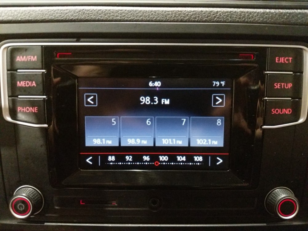 2016 Volkswagen Jetta - Stereo Package