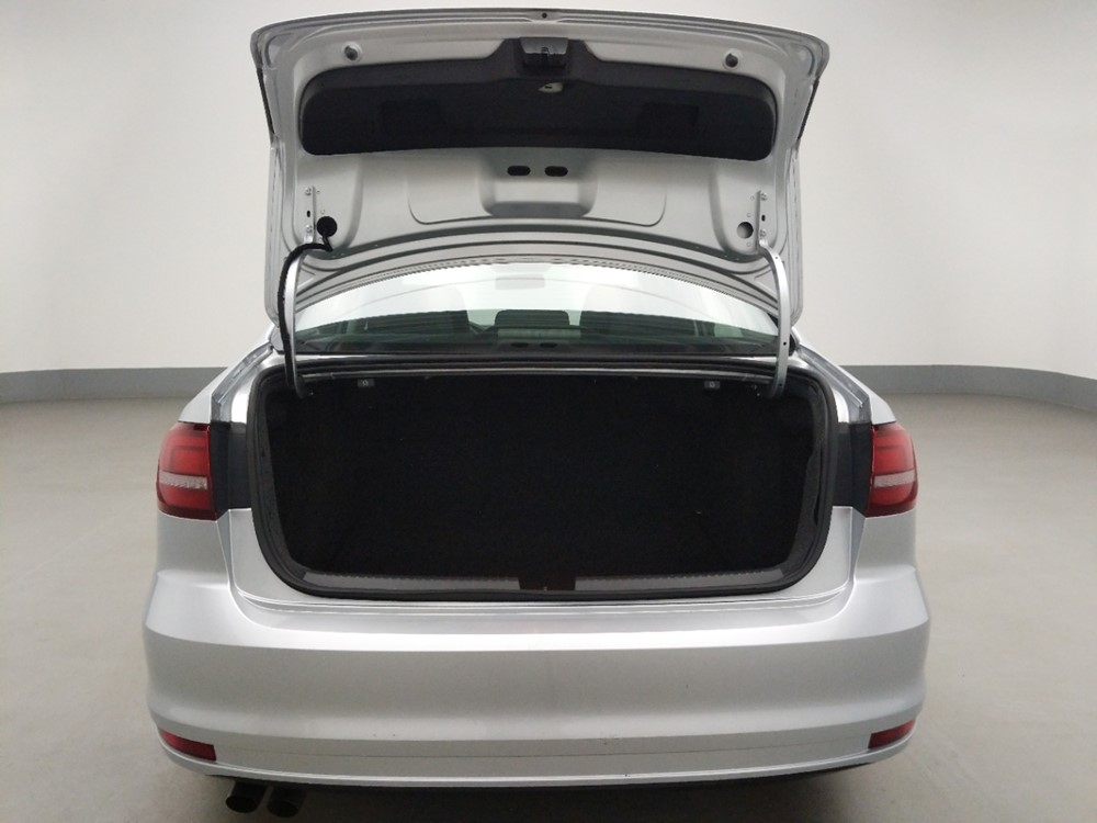 2016 Volkswagen Jetta - Trunk
