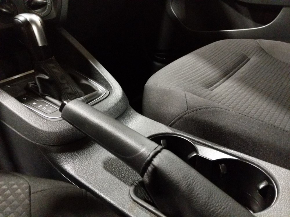 2016 Volkswagen Jetta - Center Console/Cup Holders