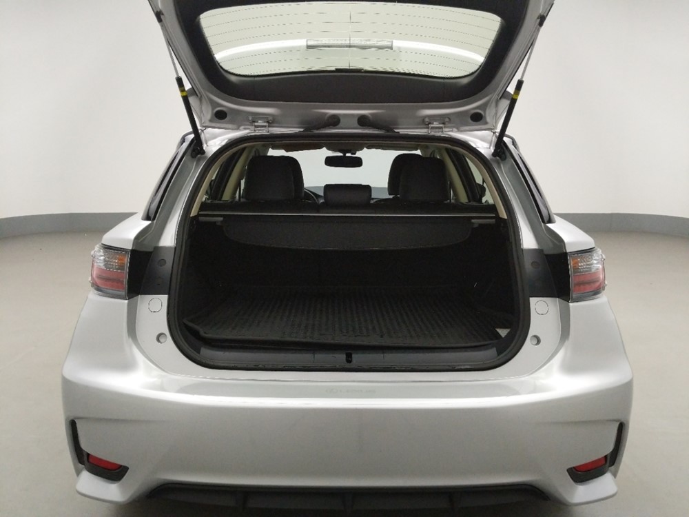2015 Lexus CT 200h - Trunk
