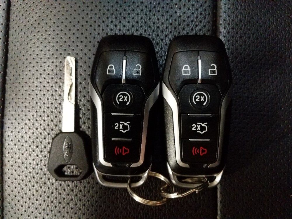 2017 Ford Mustang - Keys