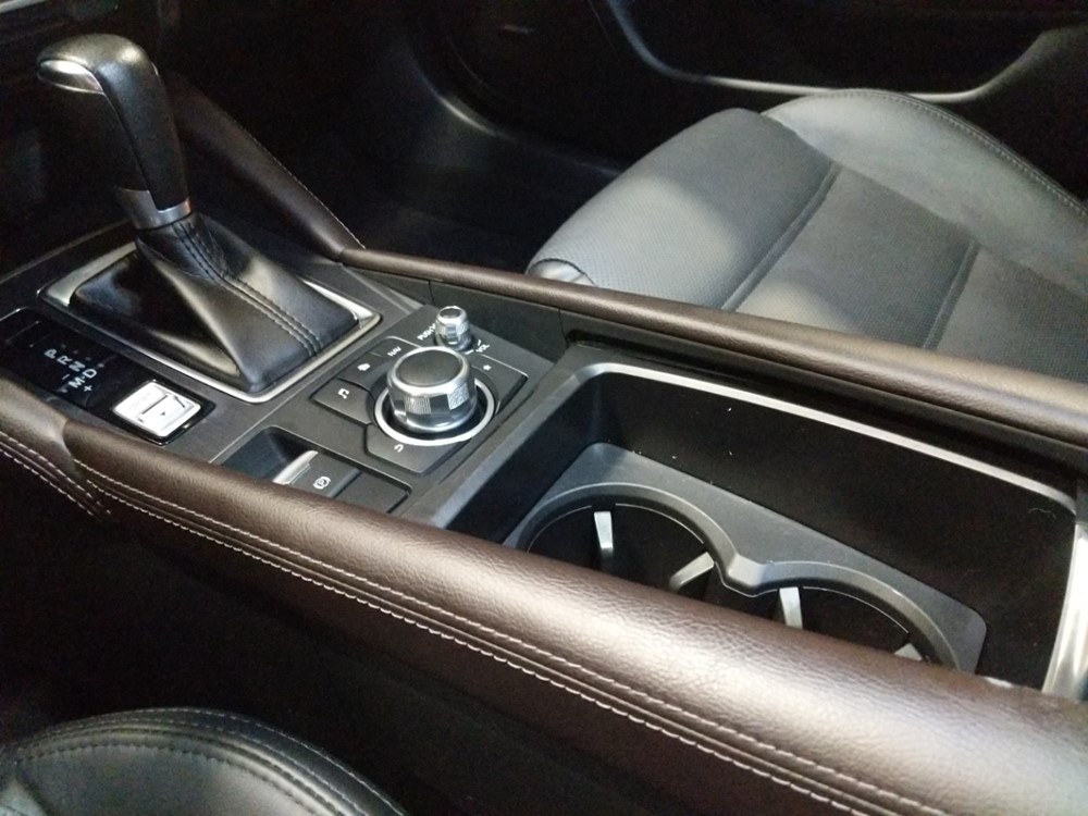2016 Mazda Mazda6 - Center Console/Cup Holders