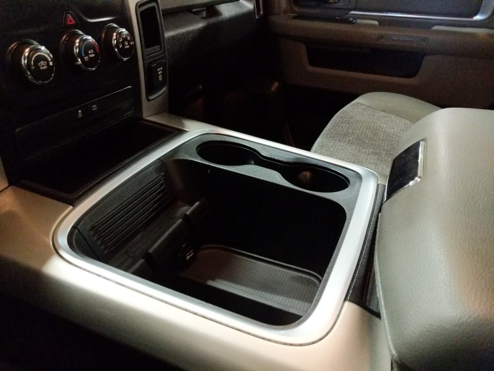 2017 Dodge Ram 1500 - Center Console/Cup Holders