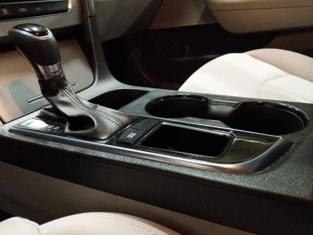 2015 Hyundai Sonata - Center Console/Cup Holders