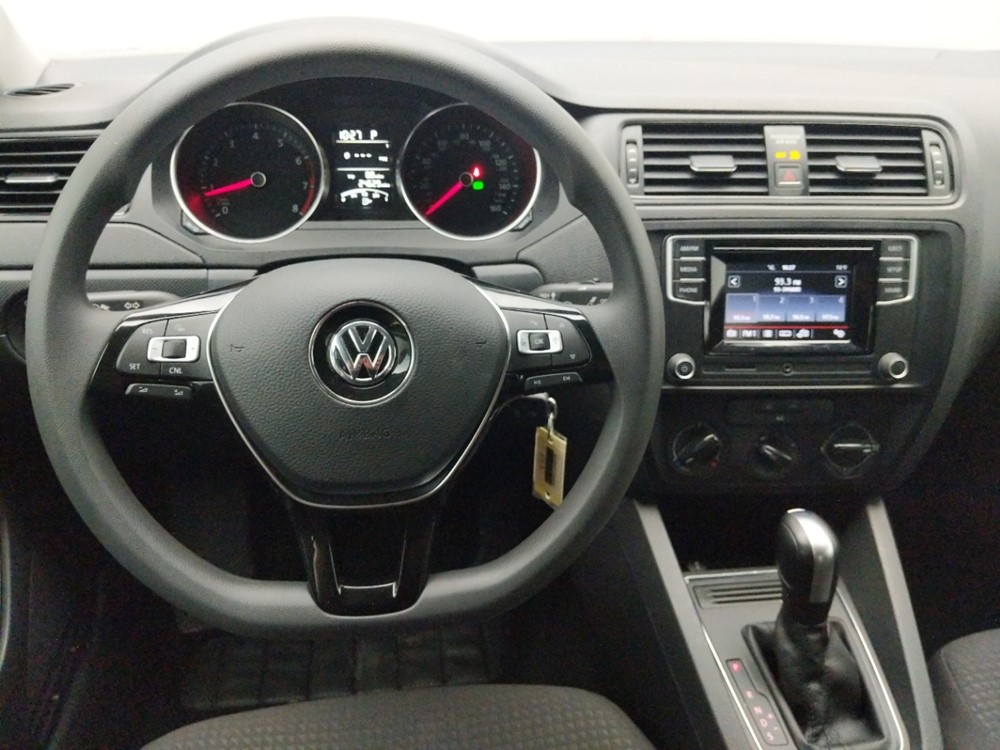 2016 Volkswagen Jetta - Driver Dash
