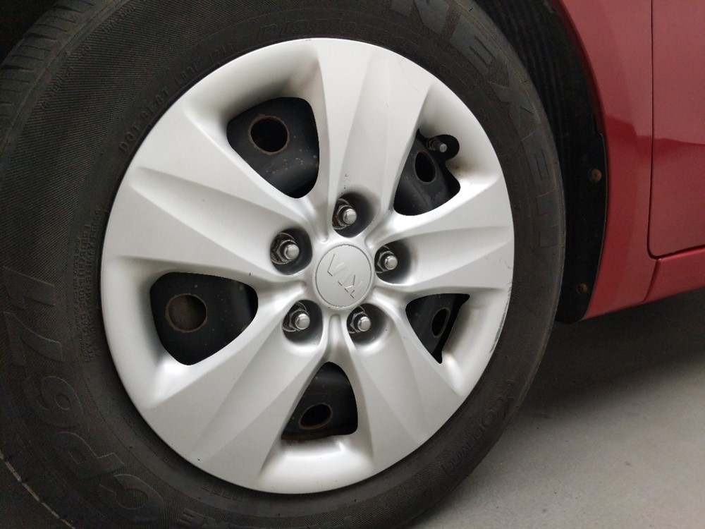 2016 Kia Forte - Wheel
