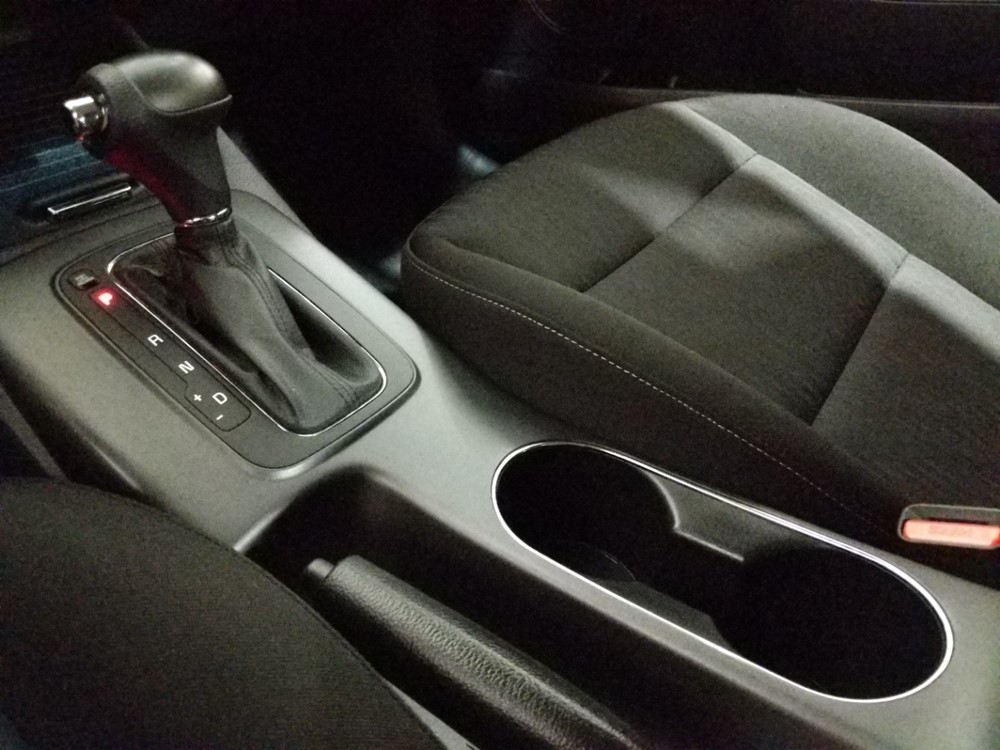 2016 Kia Forte - Center Console/Cup Holders