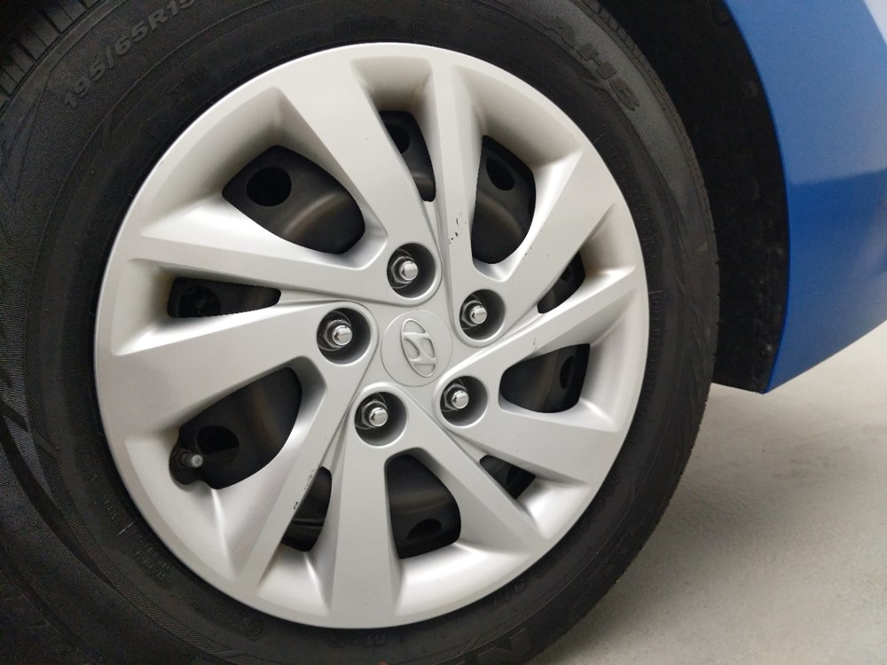 2017 Hyundai Elantra - Wheel