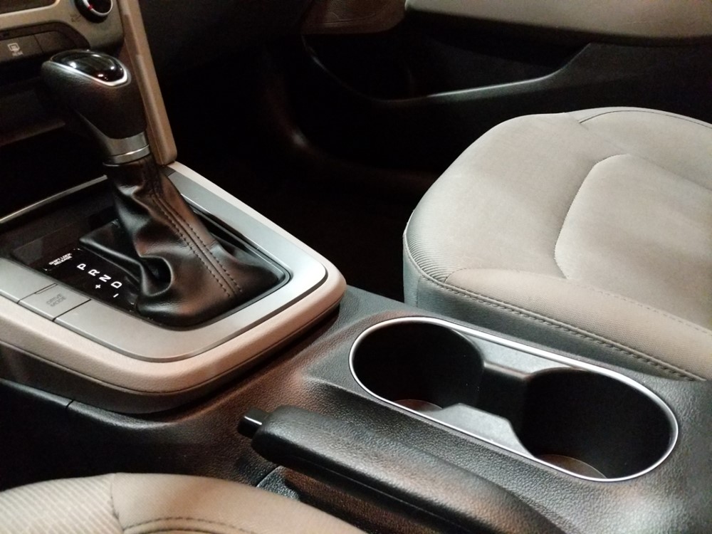 2017 Hyundai Elantra - Center Console/Cup Holders