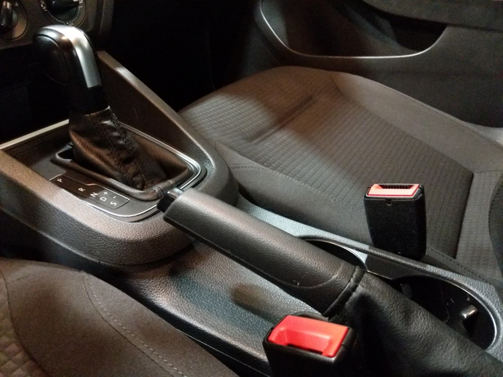 2016 Volkswagen Jetta - Center Console/Cup Holders