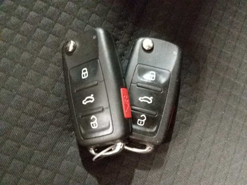 2016 Volkswagen Jetta - Keys