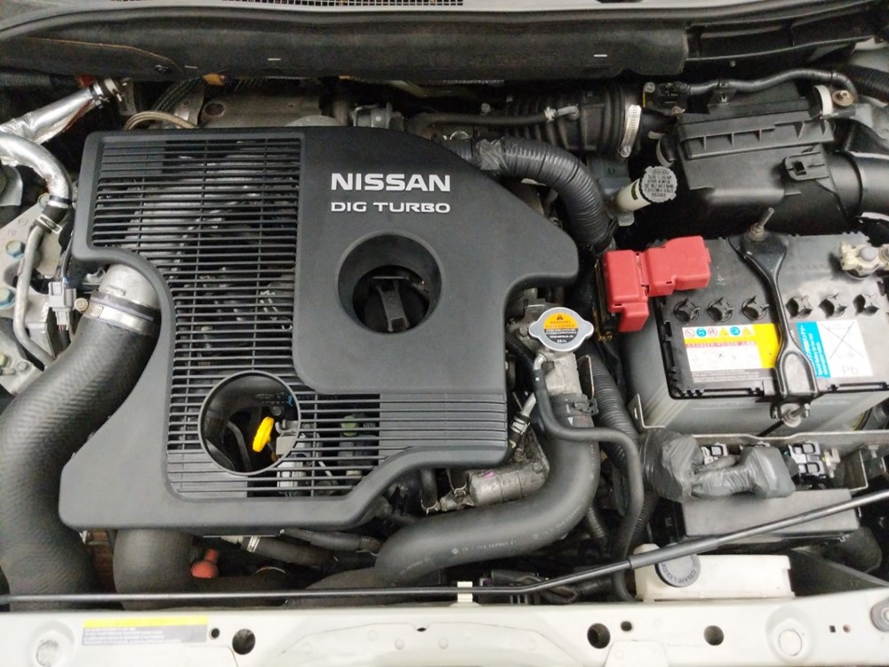 2013 Nissan JUKE - Engine