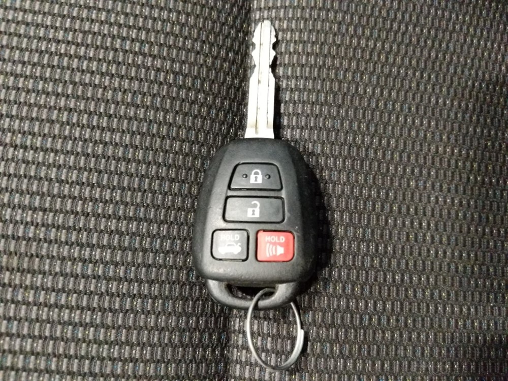 2016 Toyota Corolla - Keys