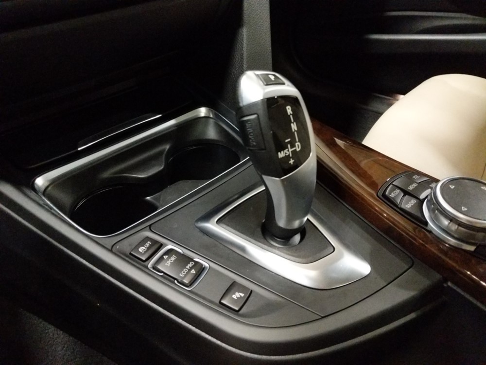 2015 BMW 328i - Center Console/Cup Holders