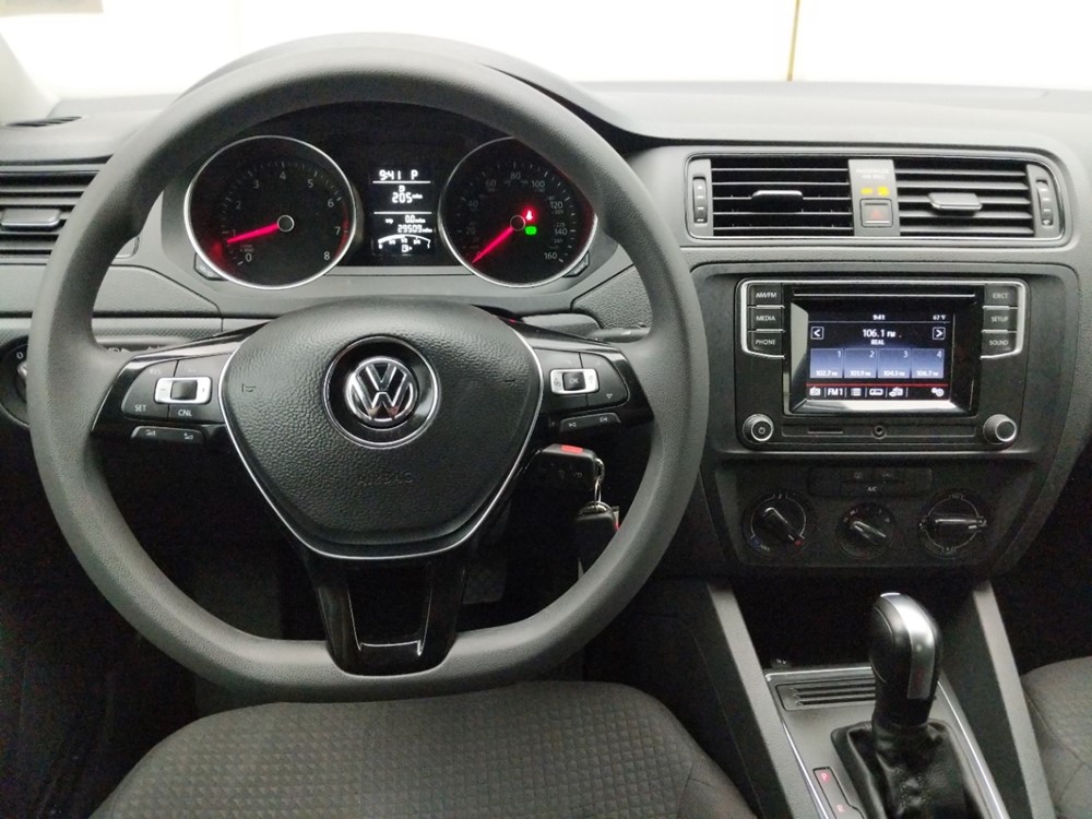 2016 Volkswagen Jetta - Driver Dash