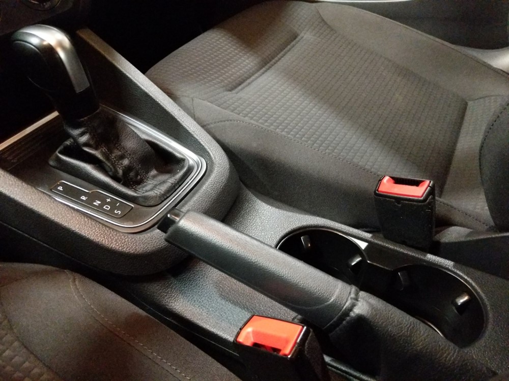2016 Volkswagen Jetta - Center Console/Cup Holders