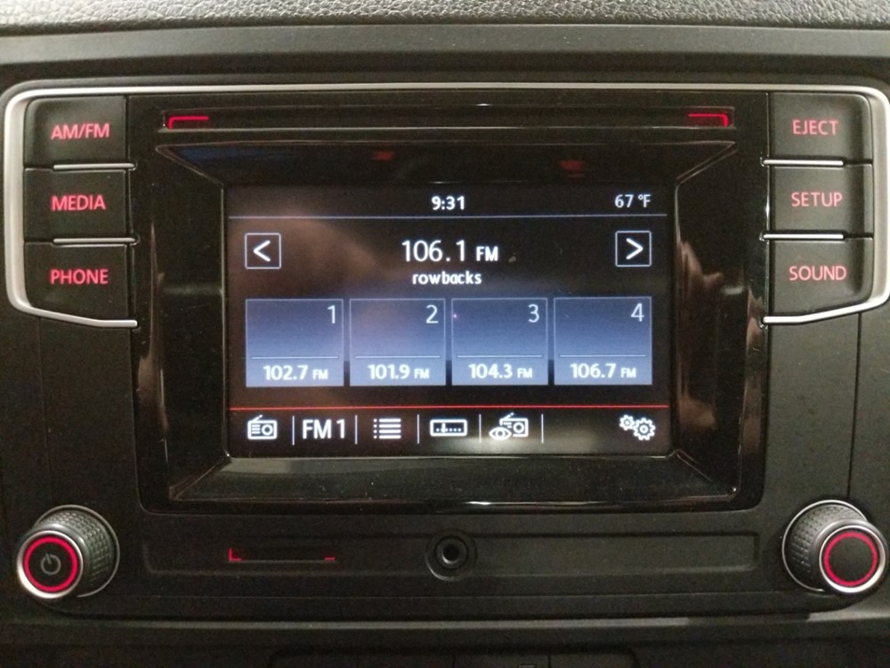 2016 Volkswagen Jetta - Stereo Package