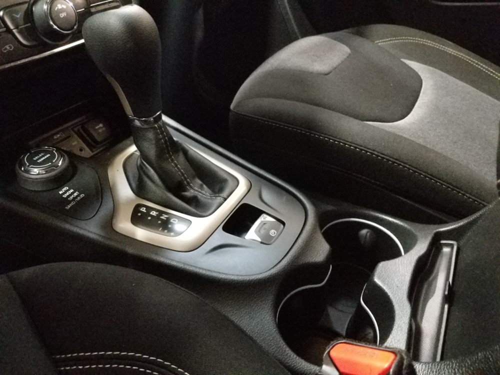 2014 Jeep Cherokee - Center Console/Cup Holders