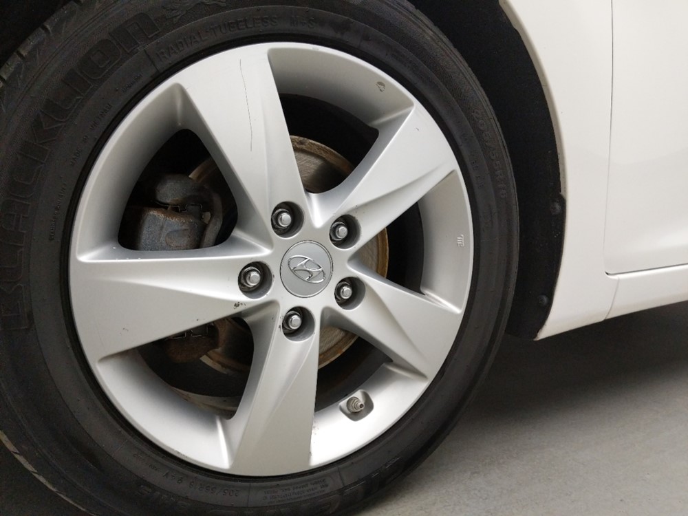 2013 Hyundai Elantra - Wheel