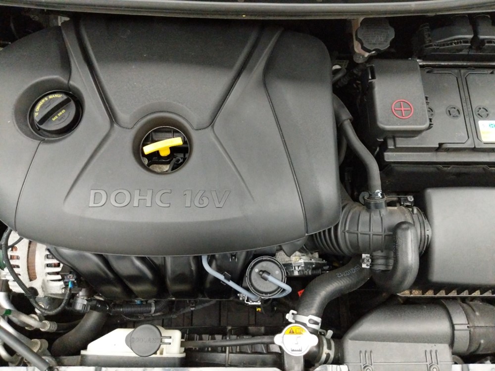 2016 Hyundai Elantra - Engine