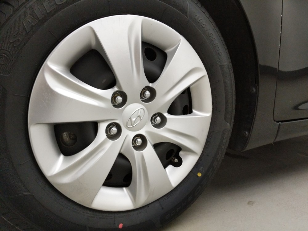 2016 Hyundai Elantra - Wheel