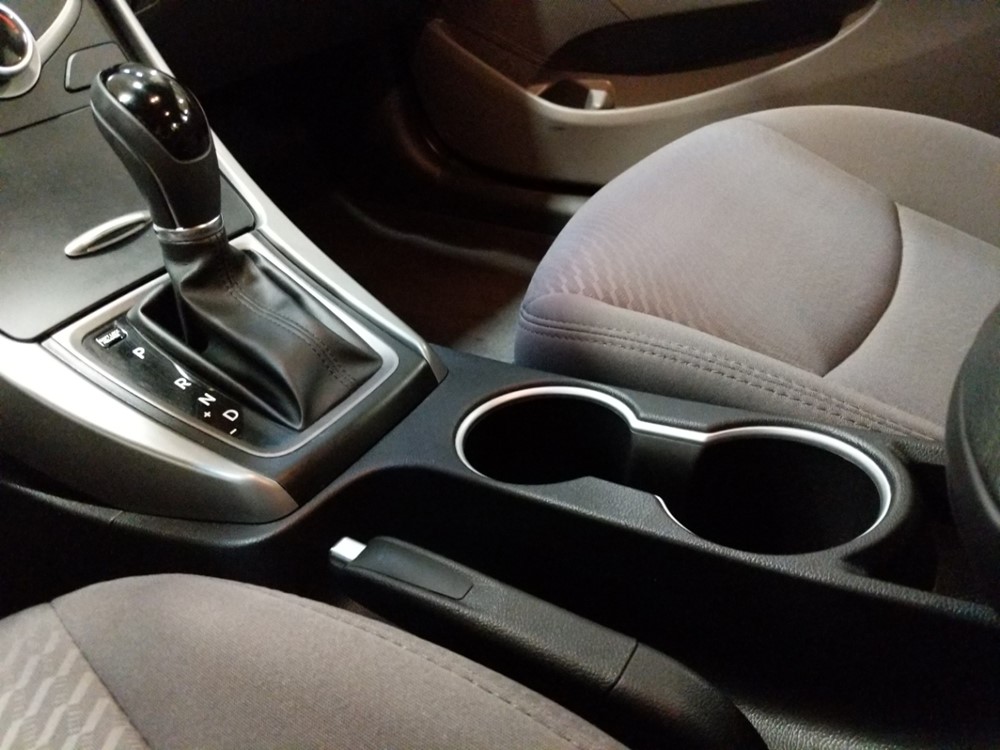 2016 Hyundai Elantra - Center Console/Cup Holders