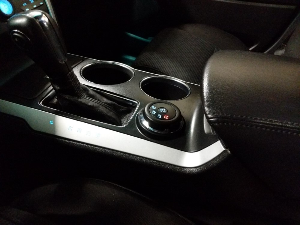 2012 Ford Explorer - Center Console/Cup Holders