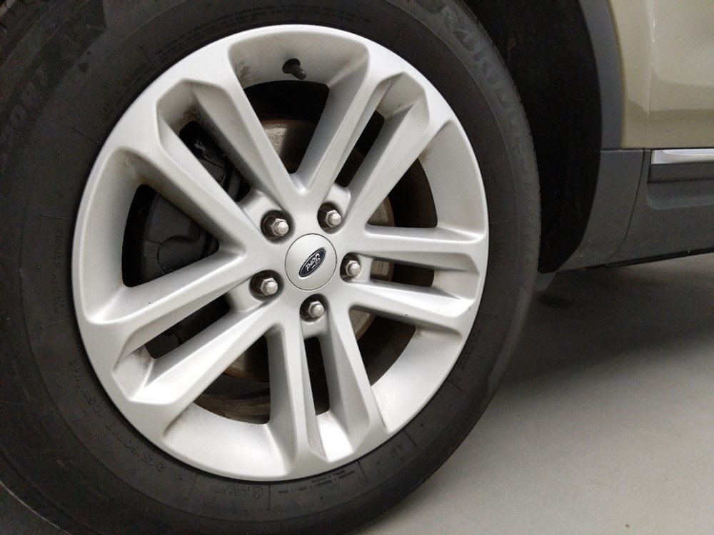 2012 Ford Explorer - Wheel
