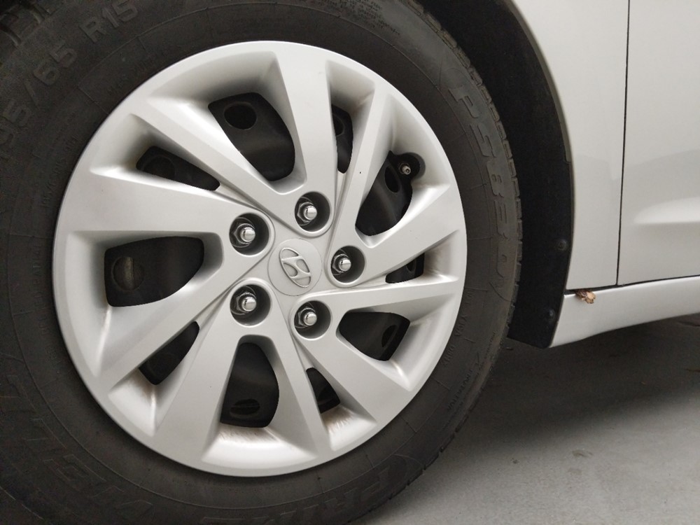 2017 Hyundai Elantra - Wheel
