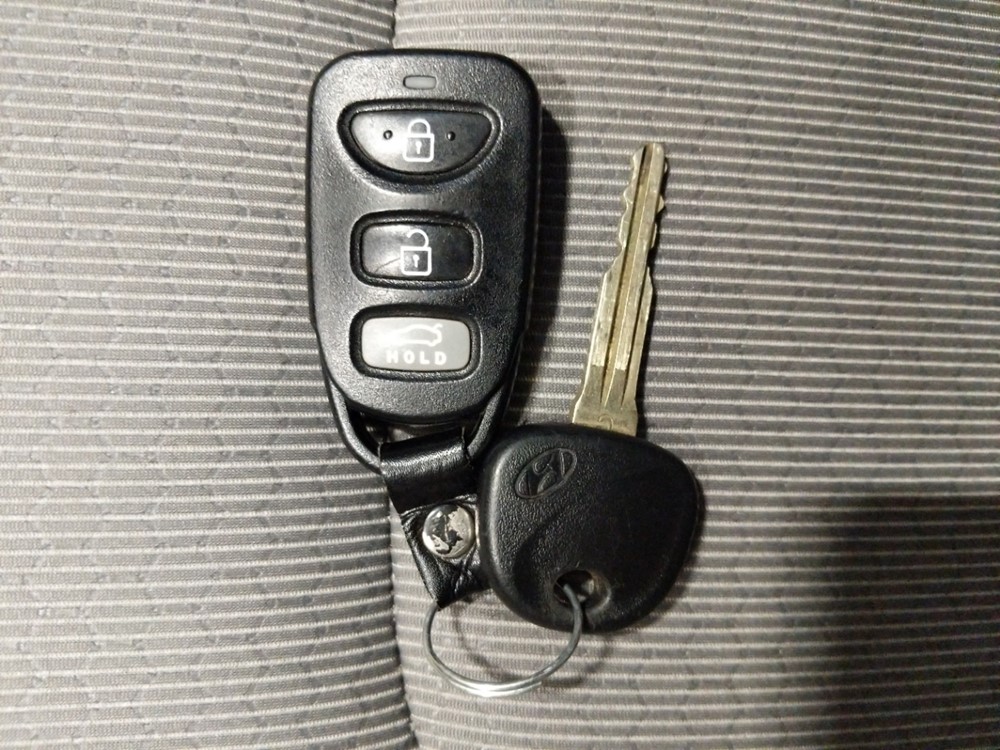 2017 Hyundai Elantra - Keys