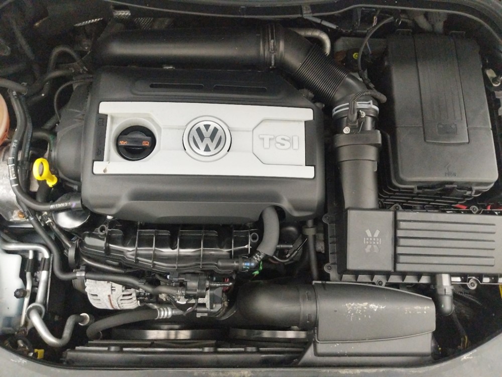 2014 Volkswagen CC - Engine