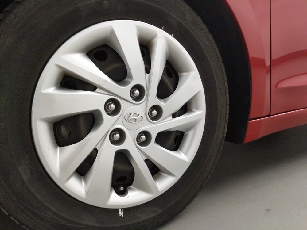2017 Hyundai Elantra - Wheel