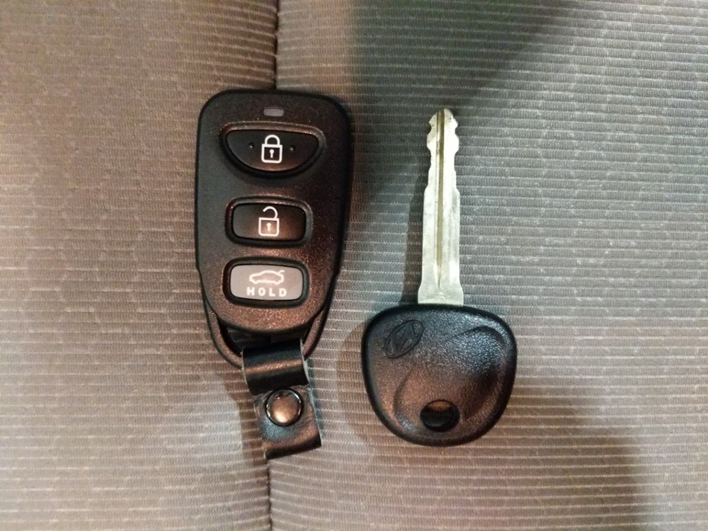 2017 Hyundai Elantra - Keys