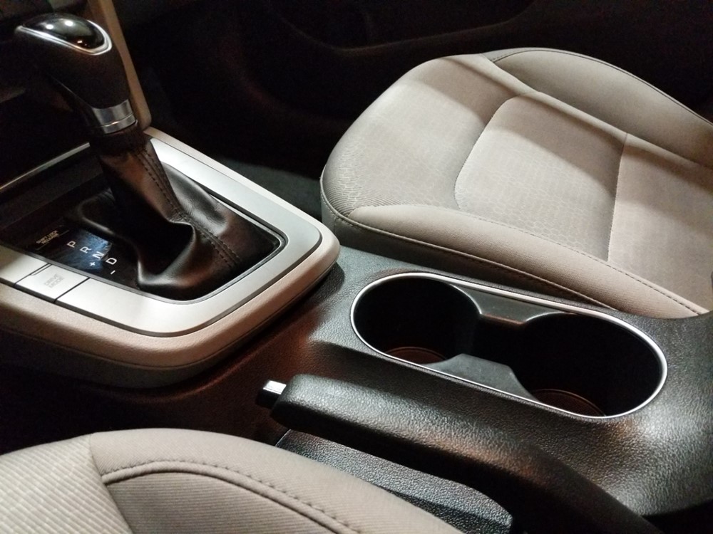 2017 Hyundai Elantra - Center Console/Cup Holders
