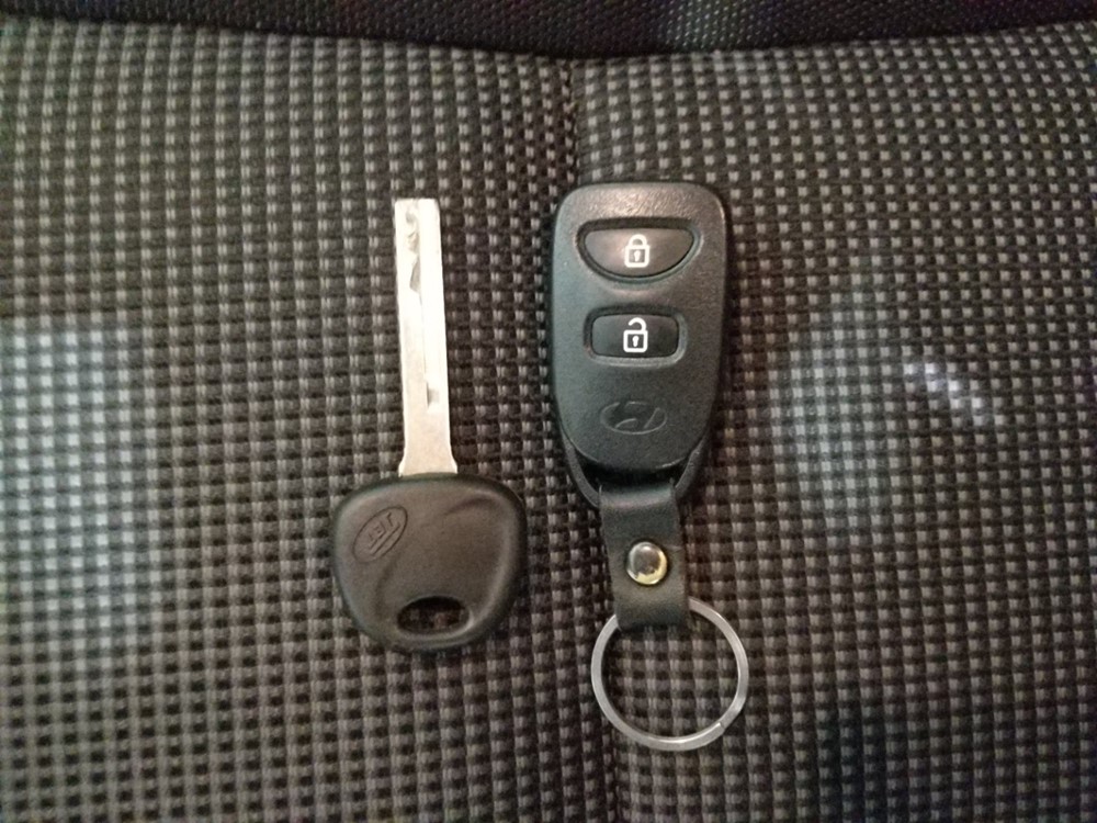 2014 Hyundai Elantra - Keys