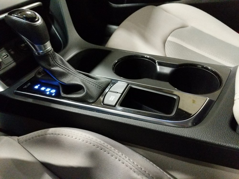 2017 Hyundai Sonata - Center Console/Cup Holders