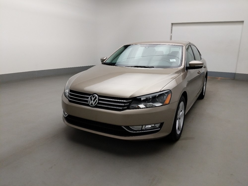 2015 Volkswagen Passat - Driver Front Hood