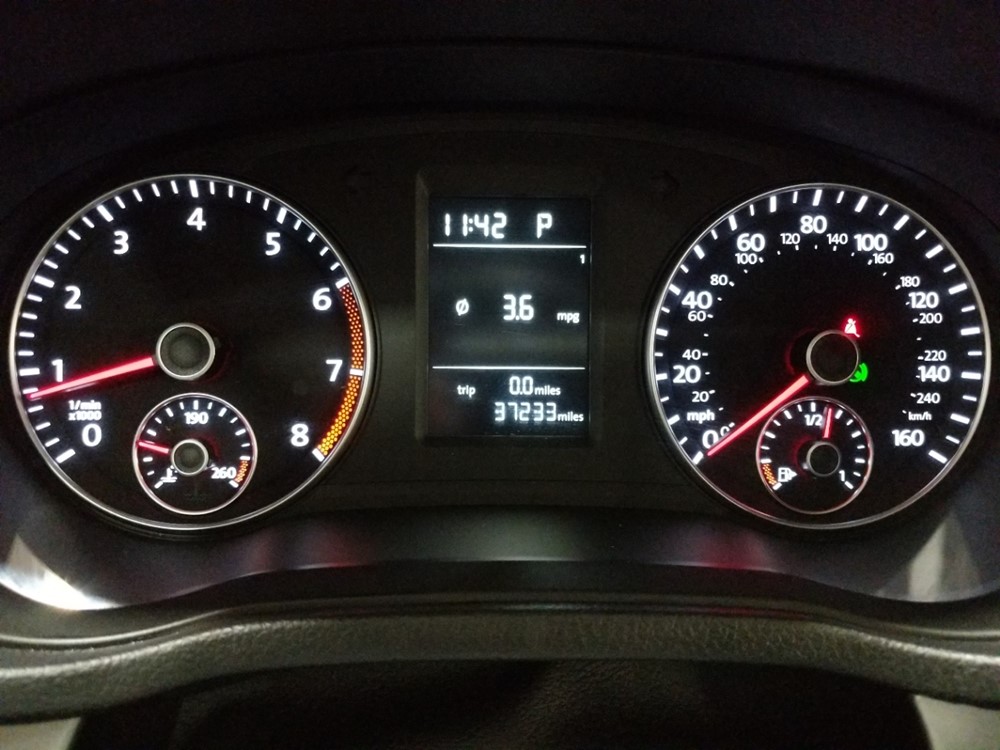 2015 Volkswagen Passat - Odometer Close Up