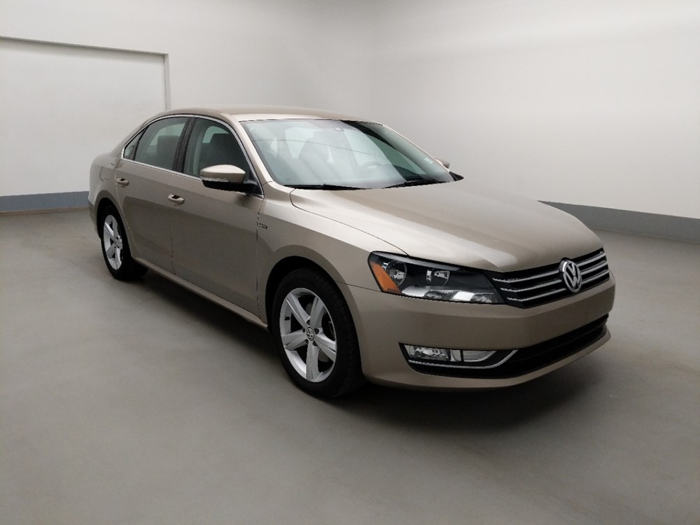 2015 Volkswagen Passat - Passenger Front Bumper