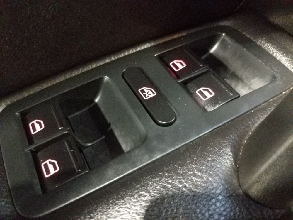 2015 Volkswagen Passat - Driver Power Windows/Lock Control