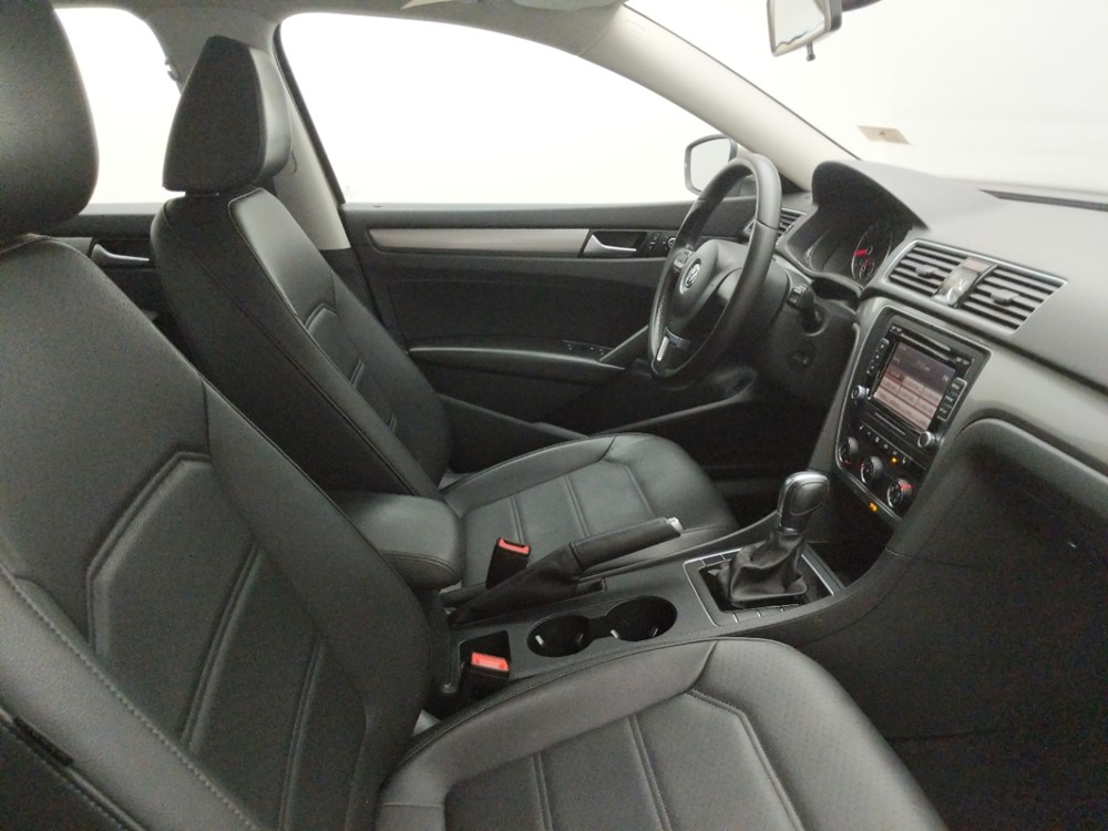 2015 Volkswagen Passat - Passenger Front Seat