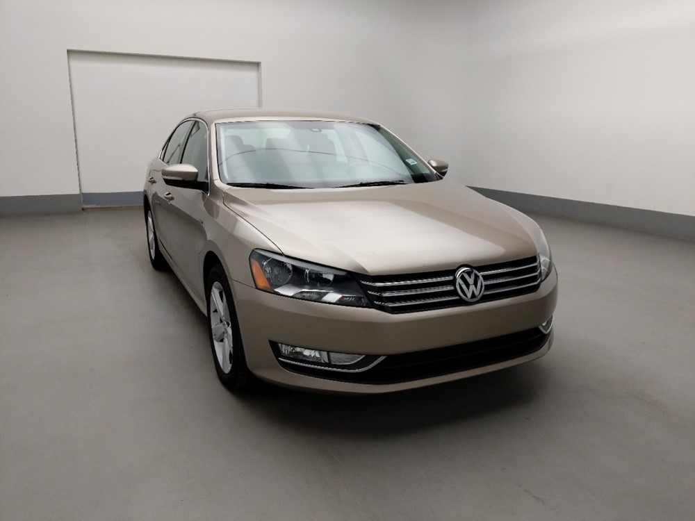 2015 Volkswagen Passat - Passenger Front Hood