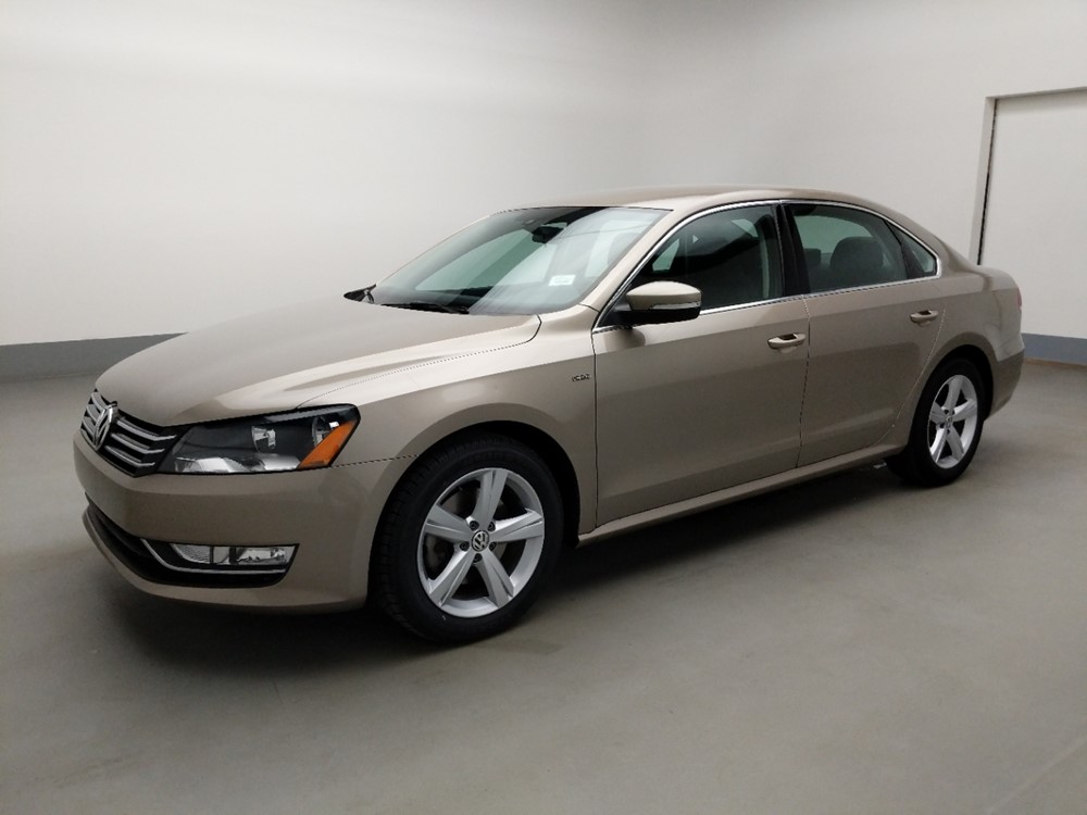 2015 Volkswagen Passat - Driver Front Side