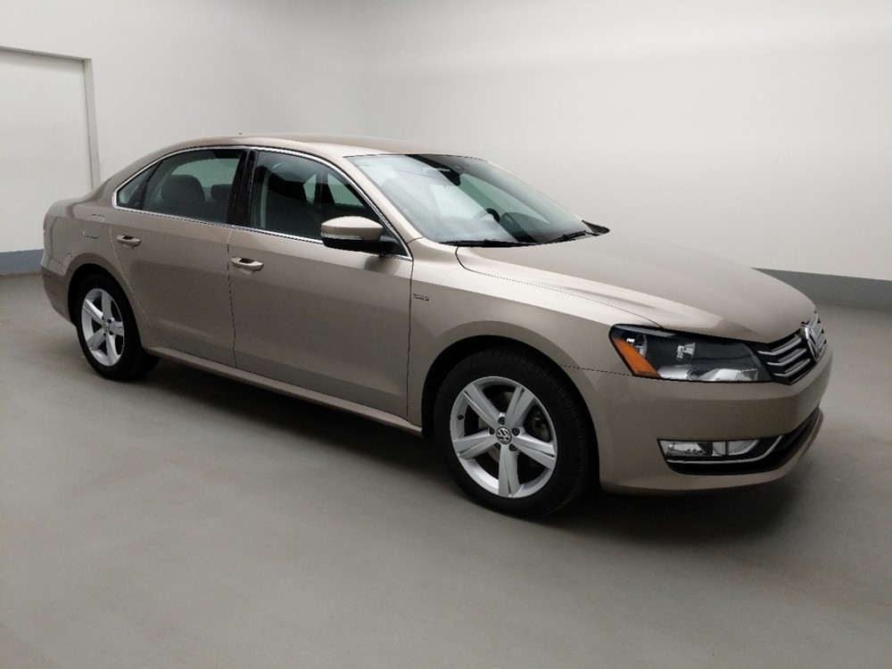 2015 Volkswagen Passat - Passenger Front Side